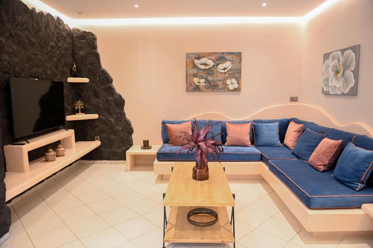 The Rock Luxury Homes Holiday home *