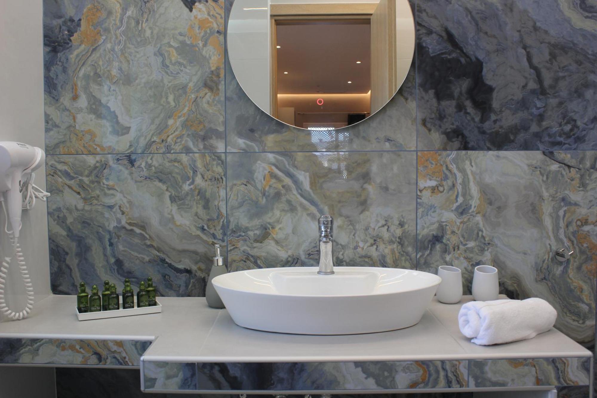 The Rock Luxury Homes Messaria (Santorini)