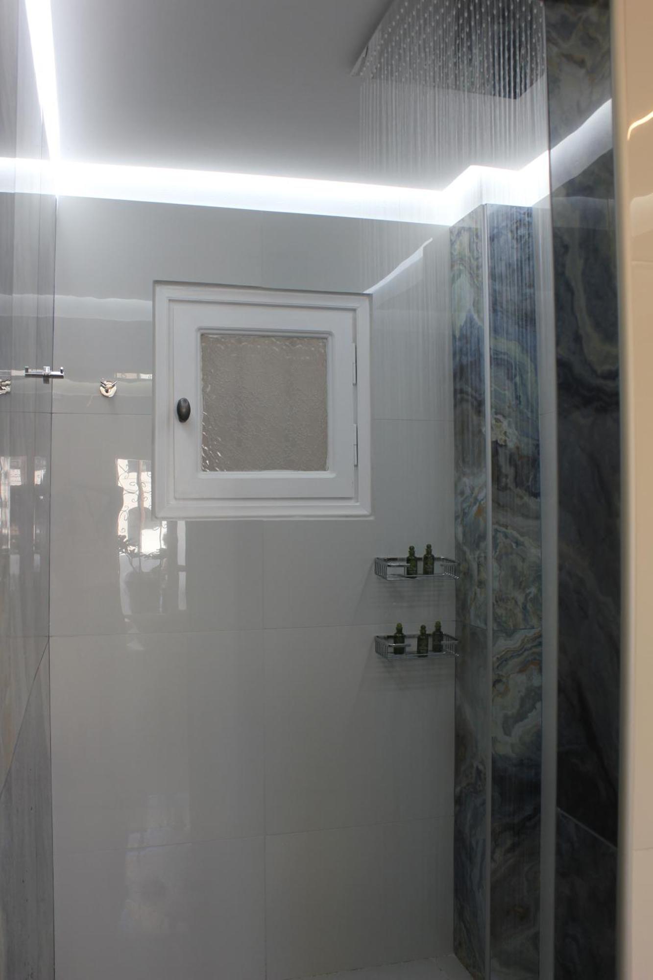 The Rock Luxury Homes Messaria (Santorini)
